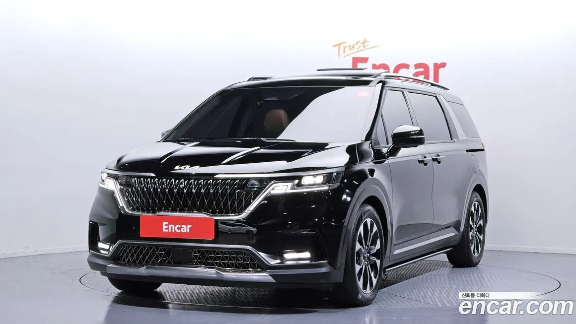 Kia Carnival — фото 1