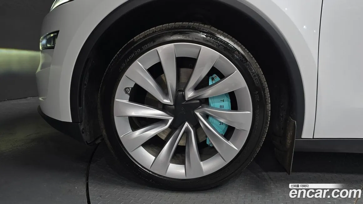 Tesla Model Y — фото 3