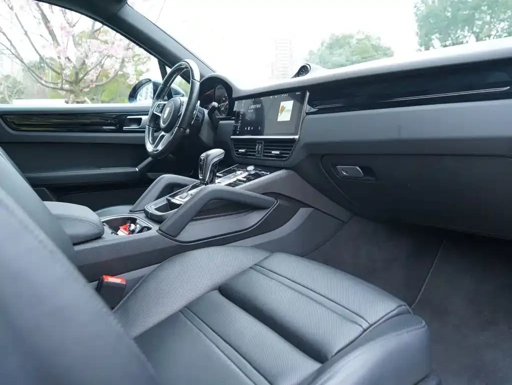 Porsche Cayenne Hybrid 2021 из CN, фото 3
