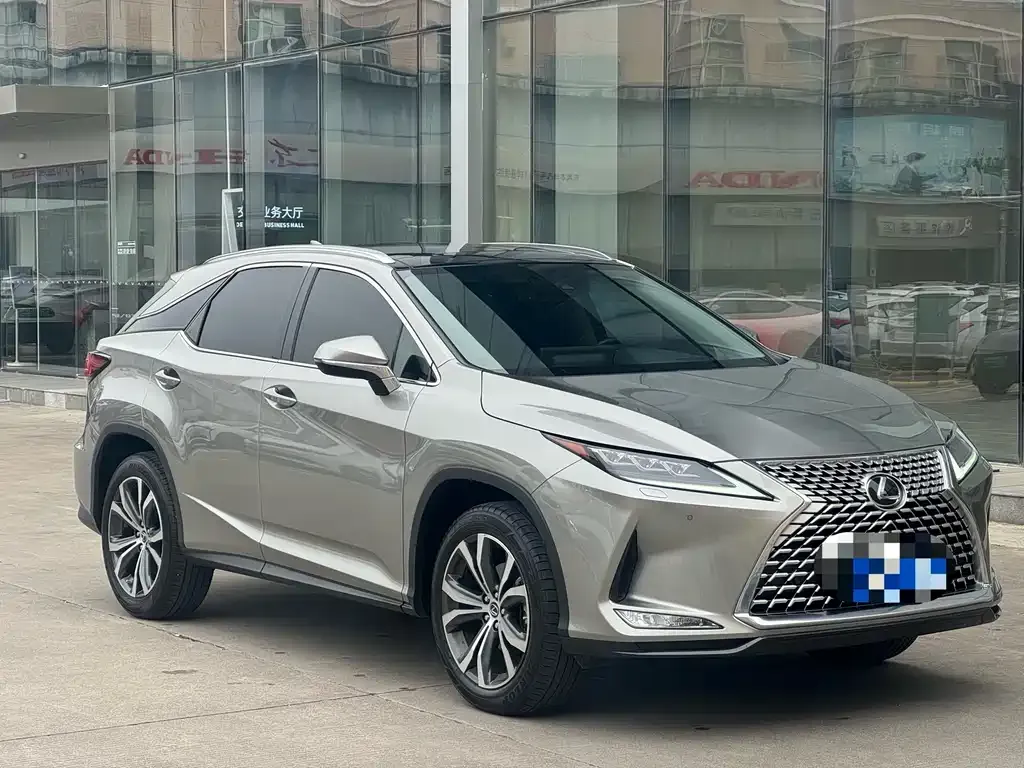 Lexus RX — фото 1