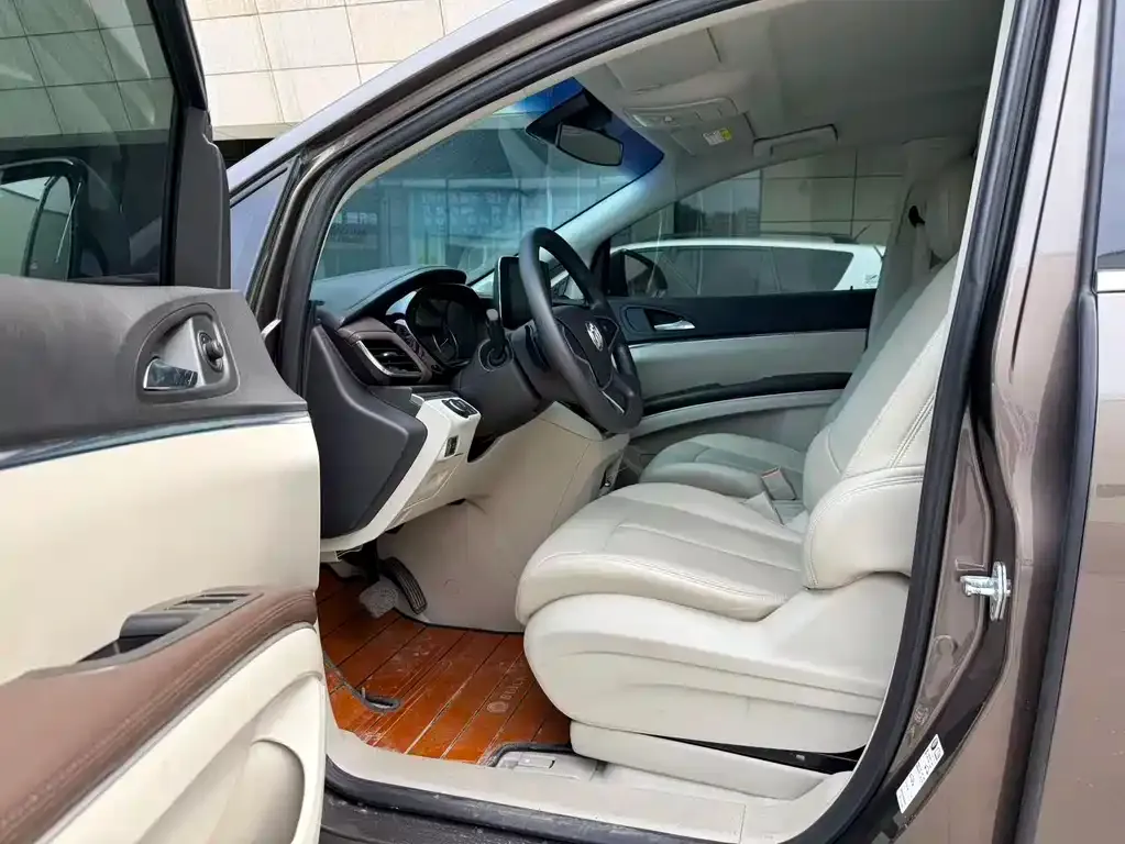 Buick GL8 2023 из CN, фото 4