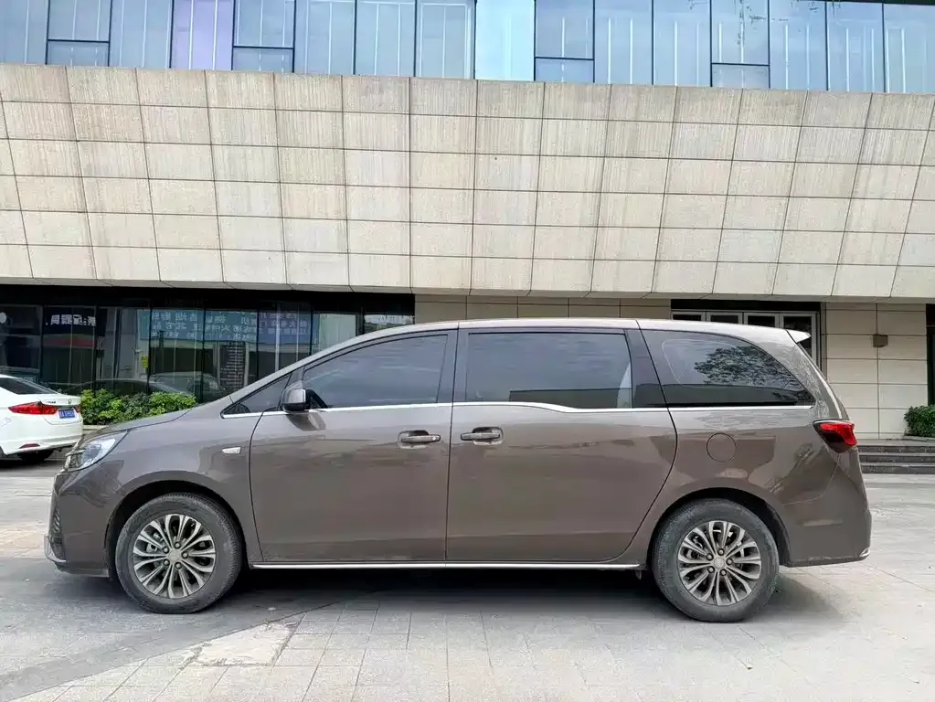 Buick GL8 2023 из CN, фото 10