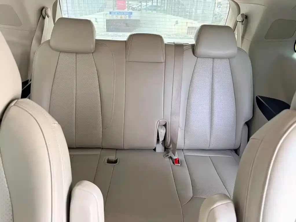 Buick GL8 2023 из CN, фото 3