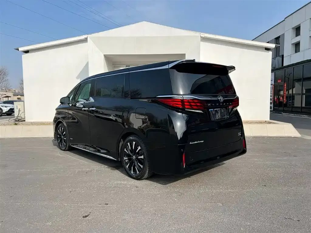 Toyota Alphard 2023 из CN, фото 4