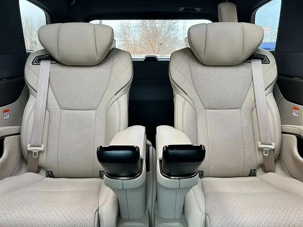 Toyota Alphard 2023 из CN, фото 7