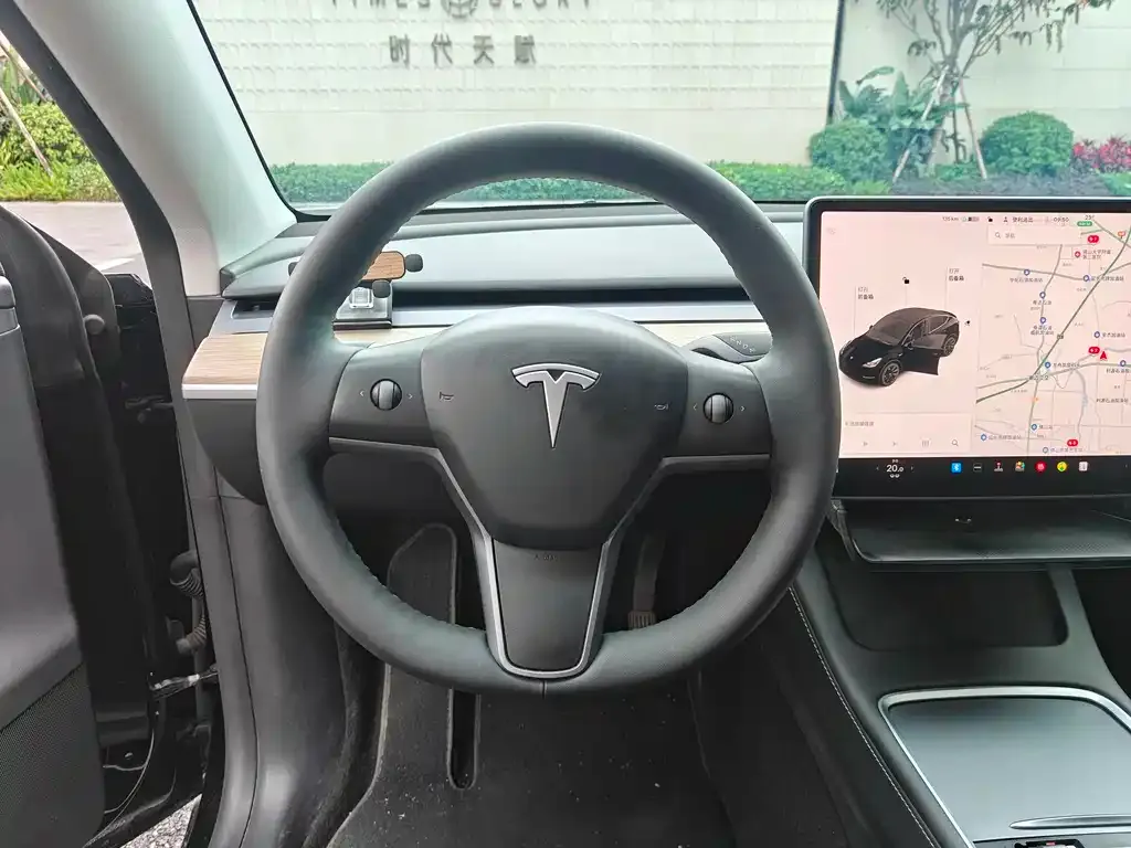Tesla Model Y — фото 5