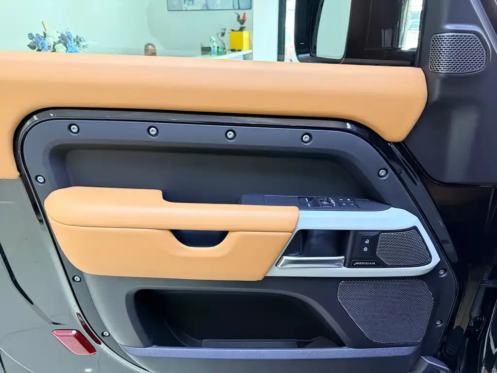 Land Rover Defender 2024 из CN, фото 6