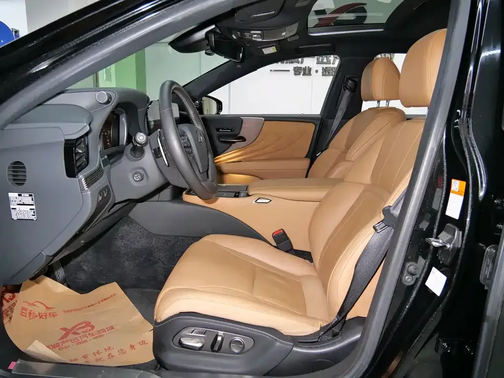 Lexus LS 2021 из CN, фото 4