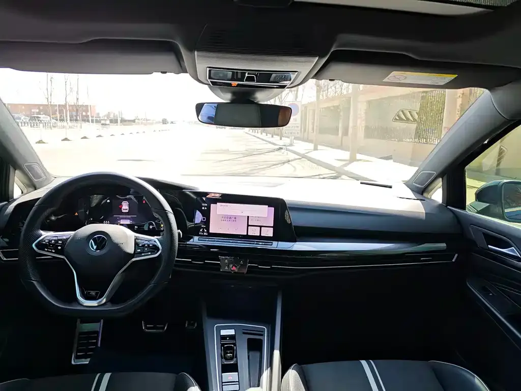 Volkswagen Golf 2021 из CN, фото 2