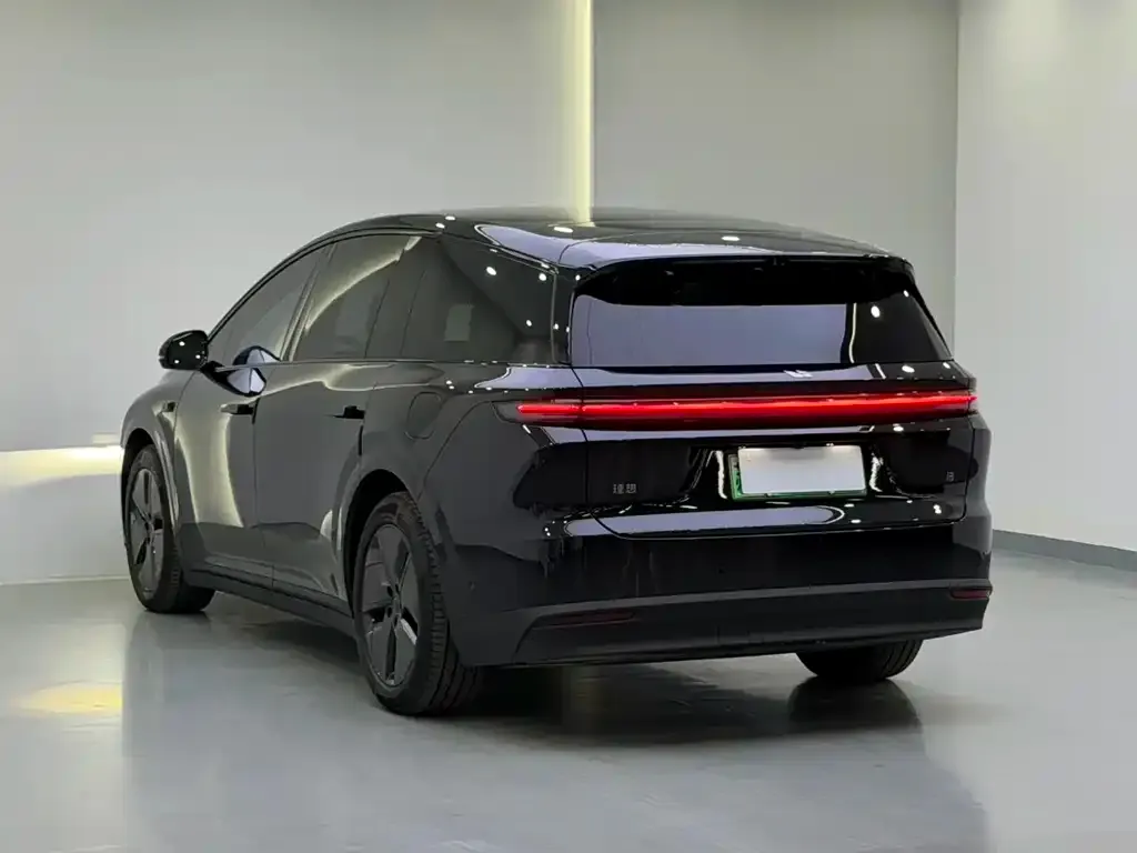 Li Auto i8 — фото 7