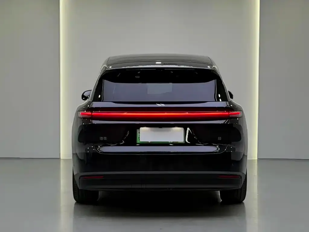 Li Auto i8 — фото 2