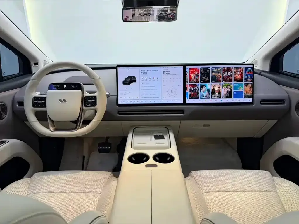 Li Auto i8 — фото 10