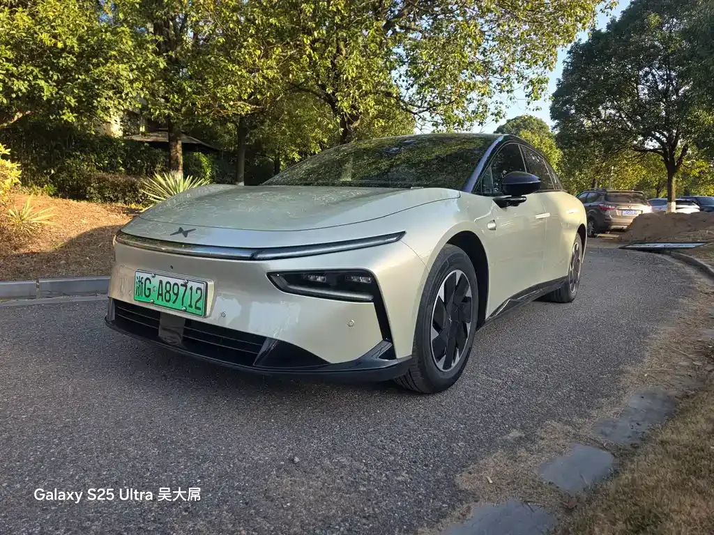 XPeng P7+ — фото 1