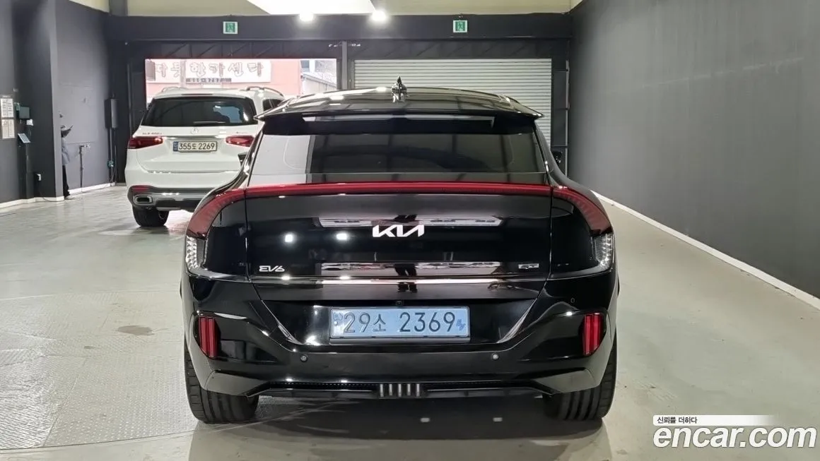 Kia EV6 — фото 8