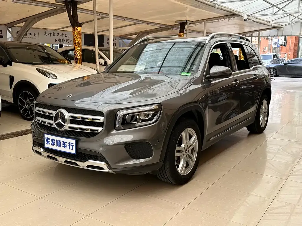 Mercedes-Benz GLB — фото 1