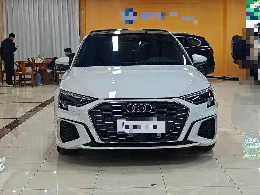 Audi A3 — фото 1