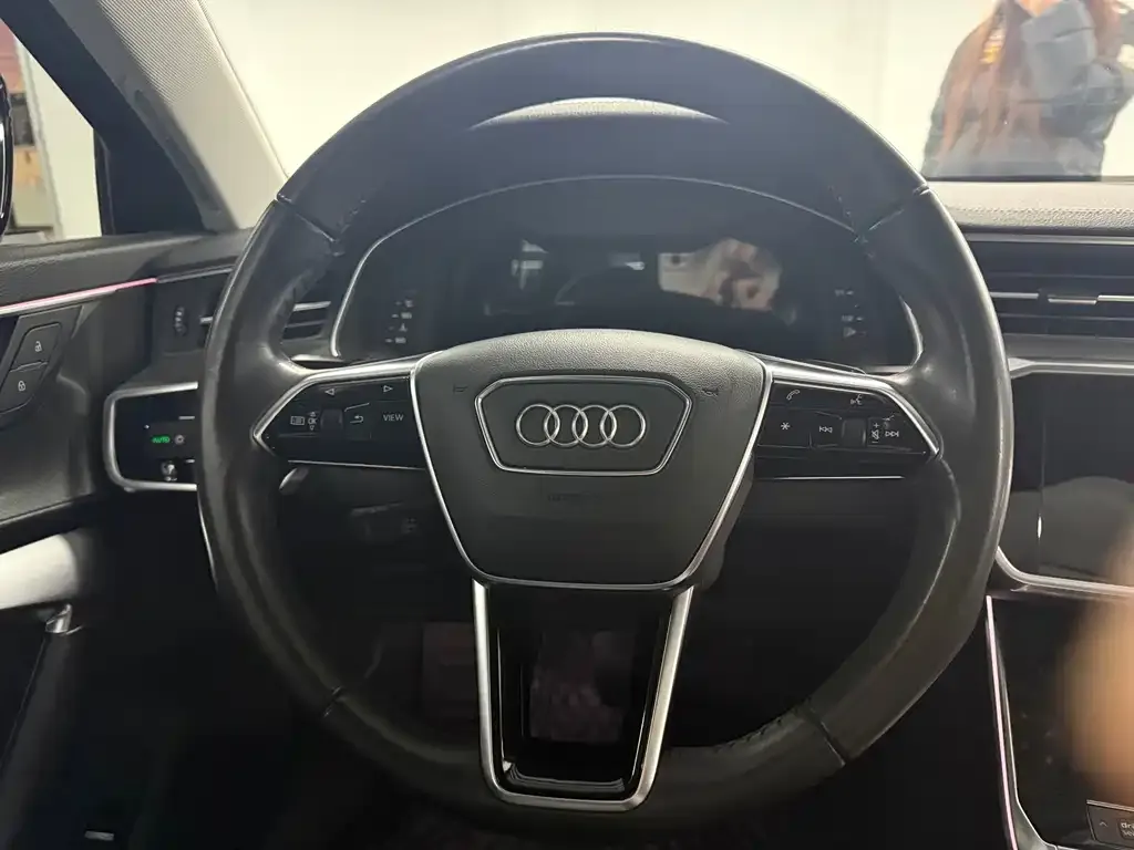 Audi A6L — фото 2
