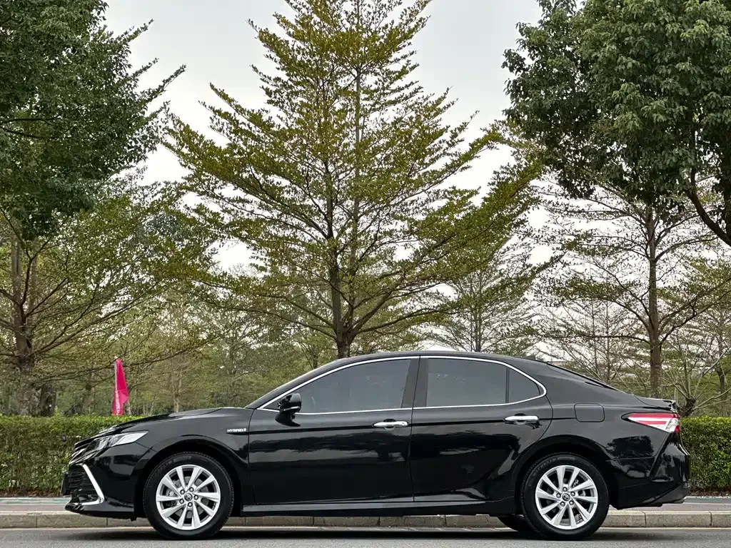 Toyota Camry 2021 из CN, фото 10
