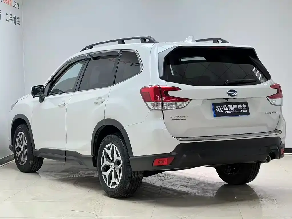 Subaru Forester — фото 4