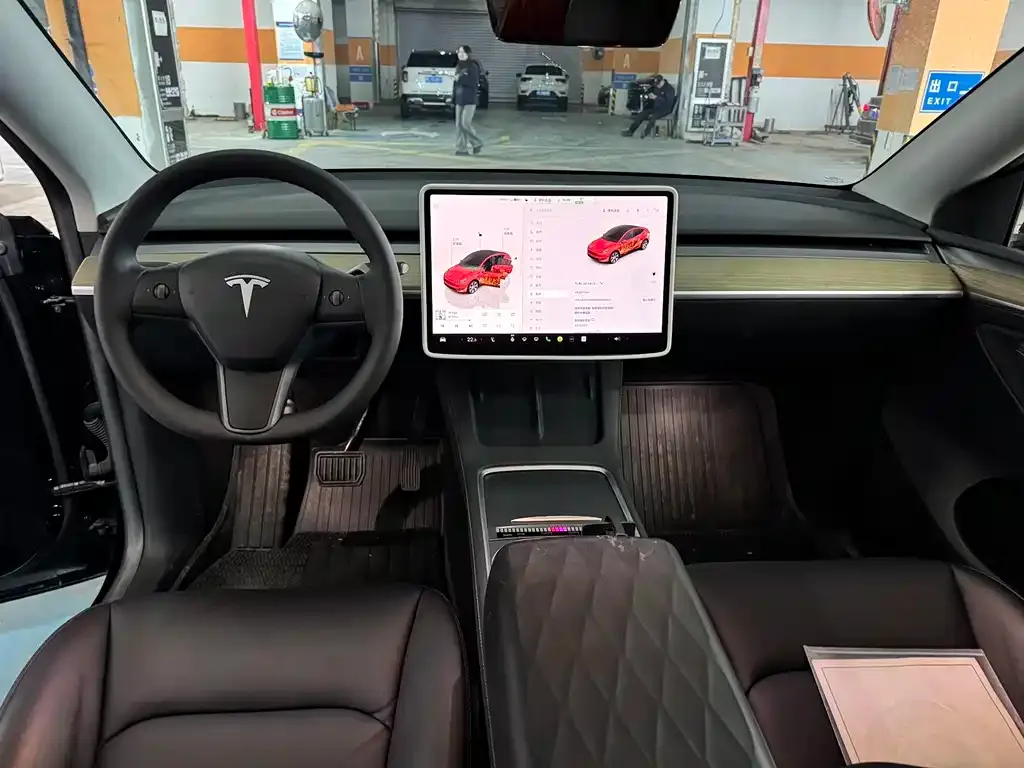 Tesla Model Y 2023 из CN, фото 3
