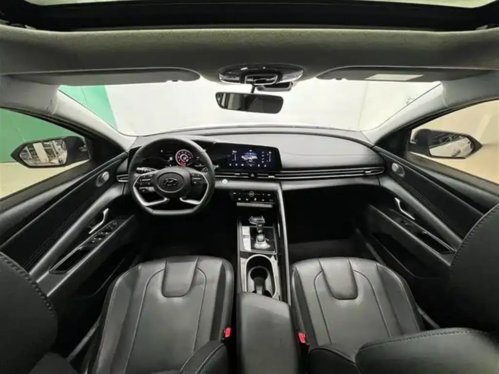 Hyundai Elantra 2022 из CN, фото 4