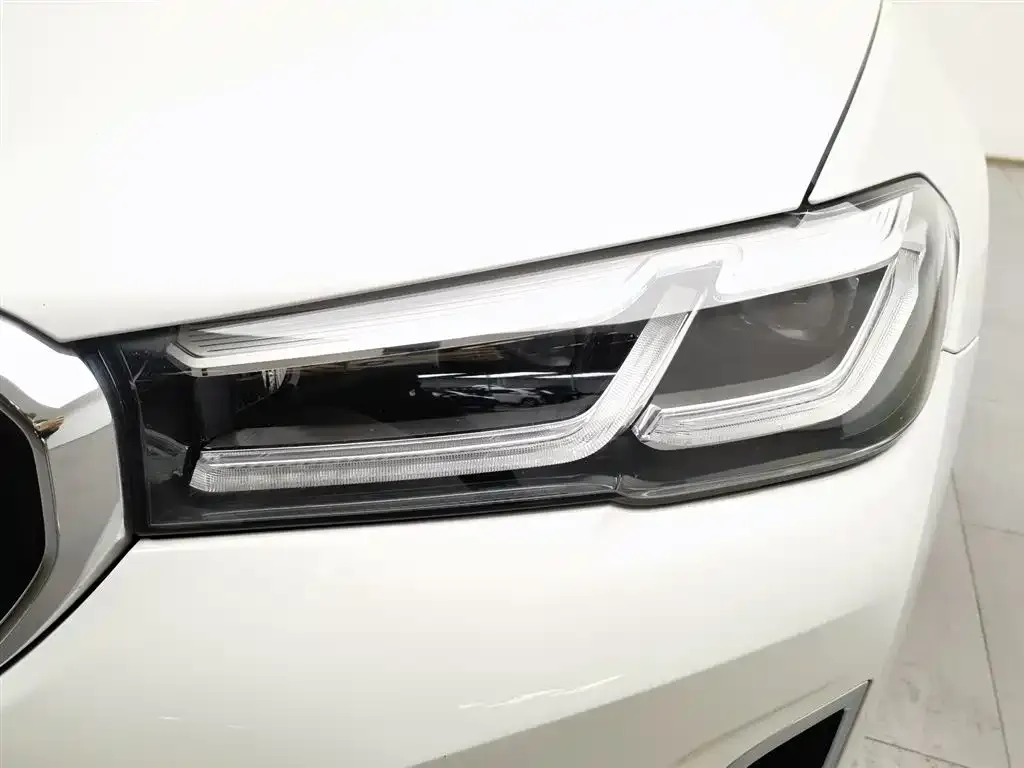 BMW 5 Series 2022 из CN, фото 3
