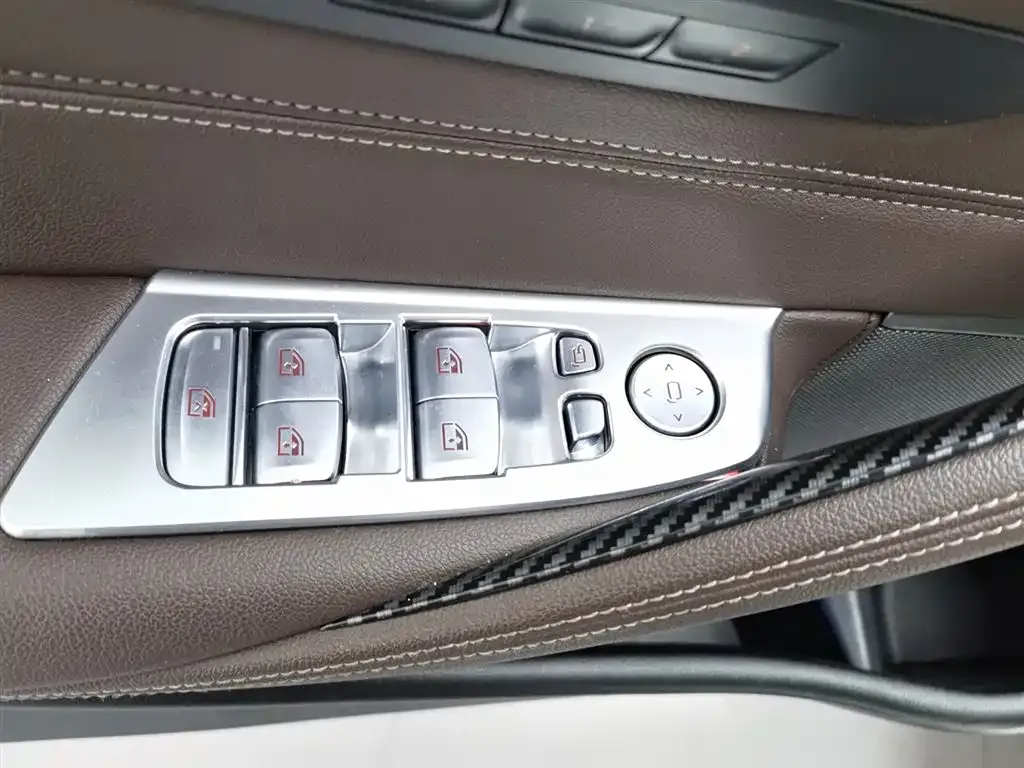 BMW 5 Series 2022 из CN, фото 10