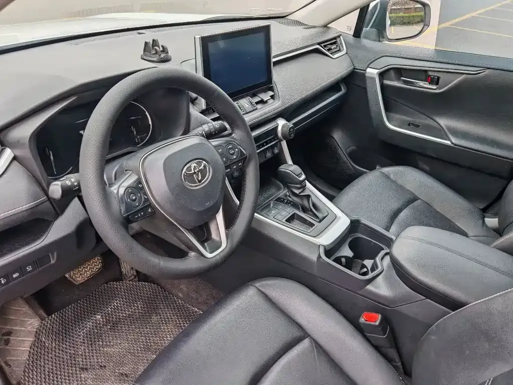 Toyota RAV4 2023 из CN, фото 3