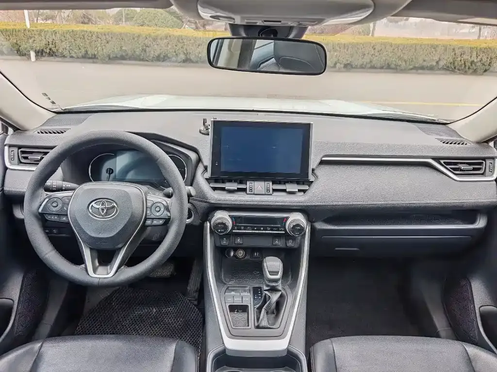Toyota RAV4 2023 из CN, фото 4