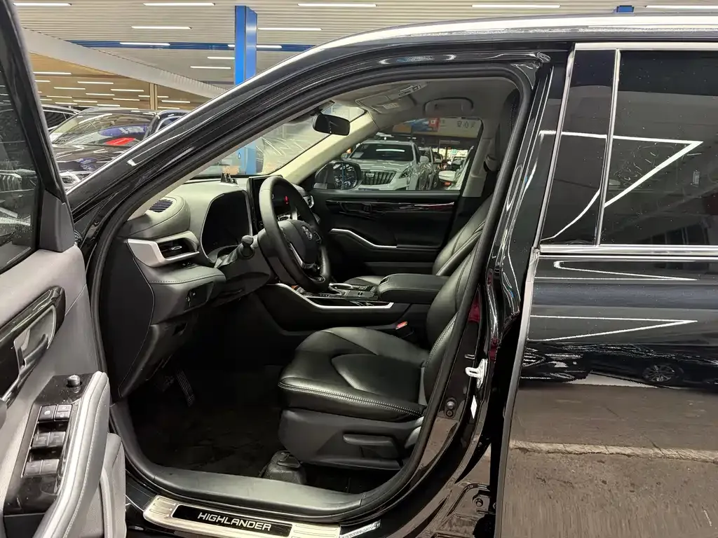 Toyota Highlander 2024 из CN, фото 8