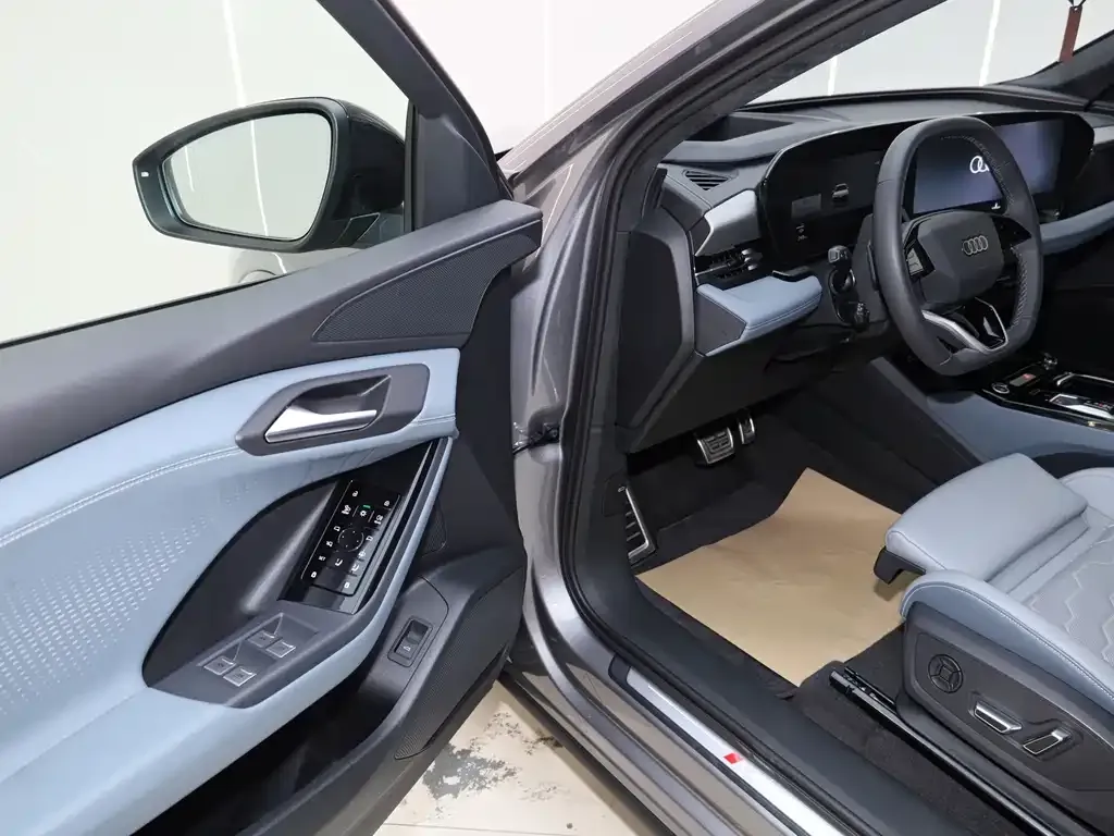 Audi Q6L e-tron — фото 10