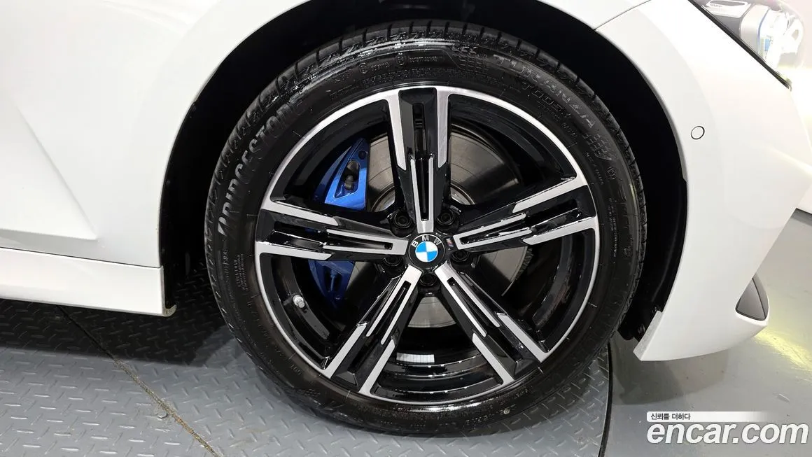 BMW 3-Series 2025 из KR, фото 9