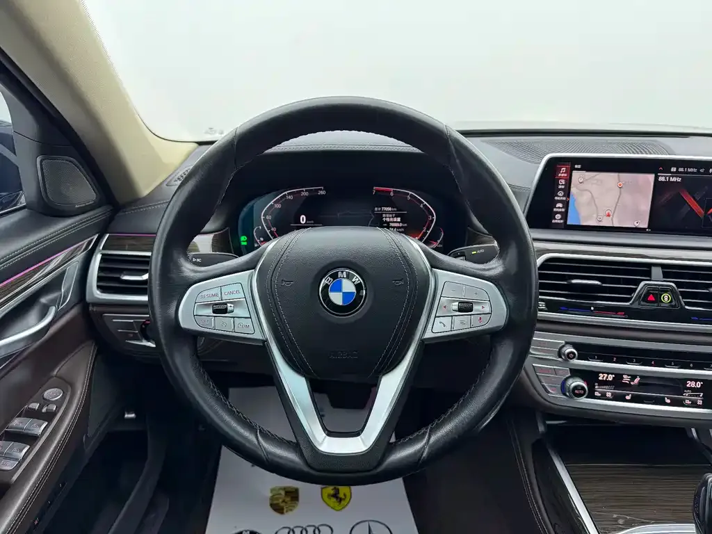 BMW 7 Series — фото 10