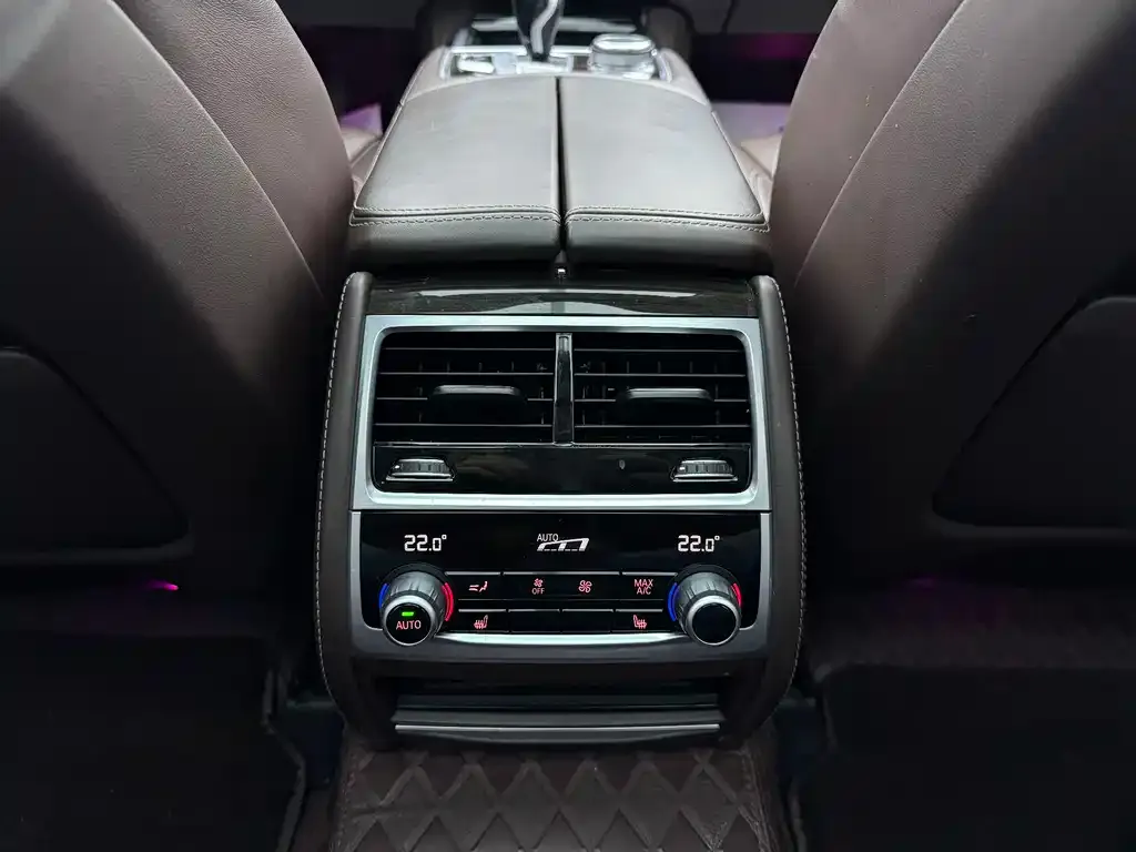 BMW 7 Series — фото 4