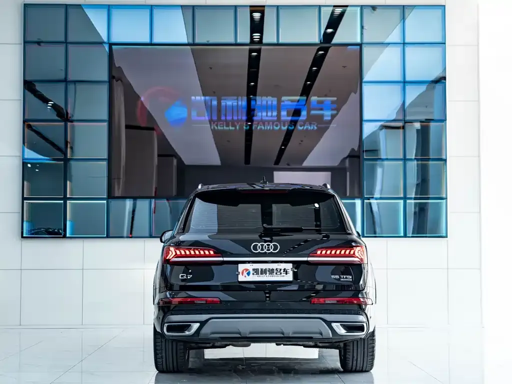 Audi Q7 2023 из CN, фото 9