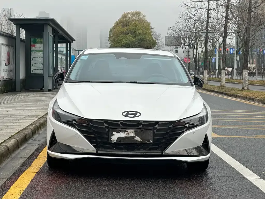 Hyundai Elantra — фото 8