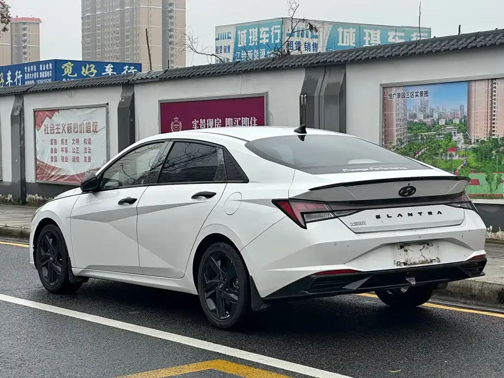Hyundai Elantra — фото 9