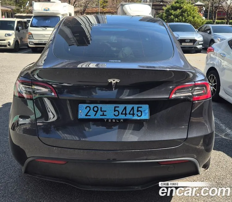 Tesla Model Y — фото 3