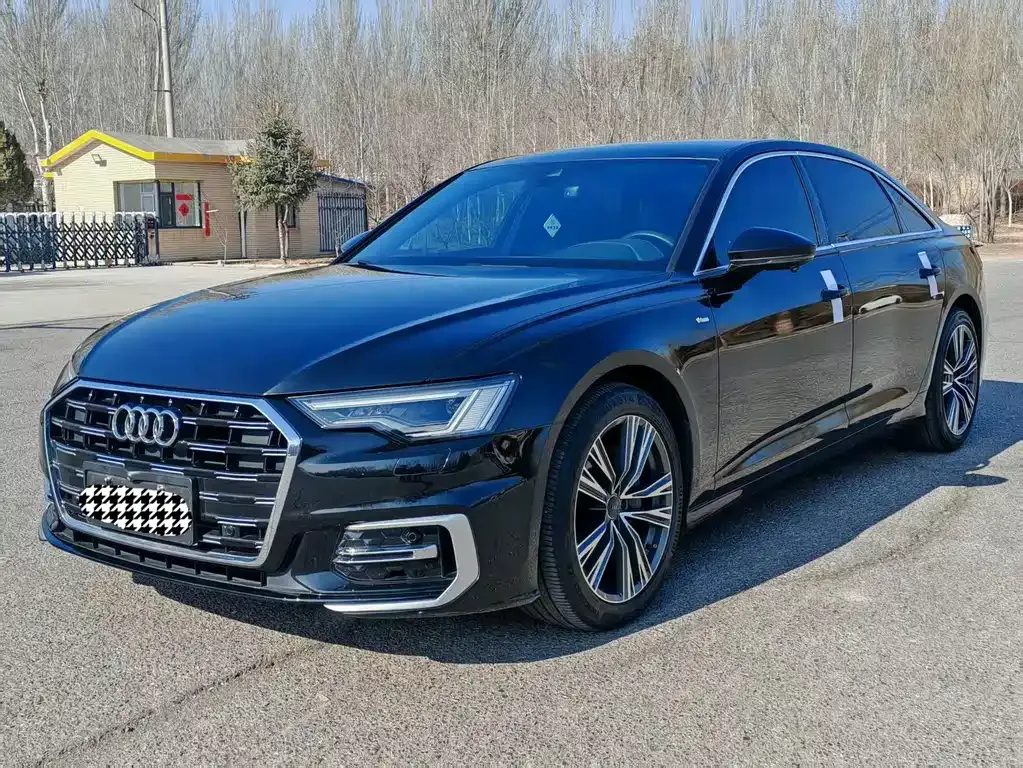 Audi A6L — фото 1