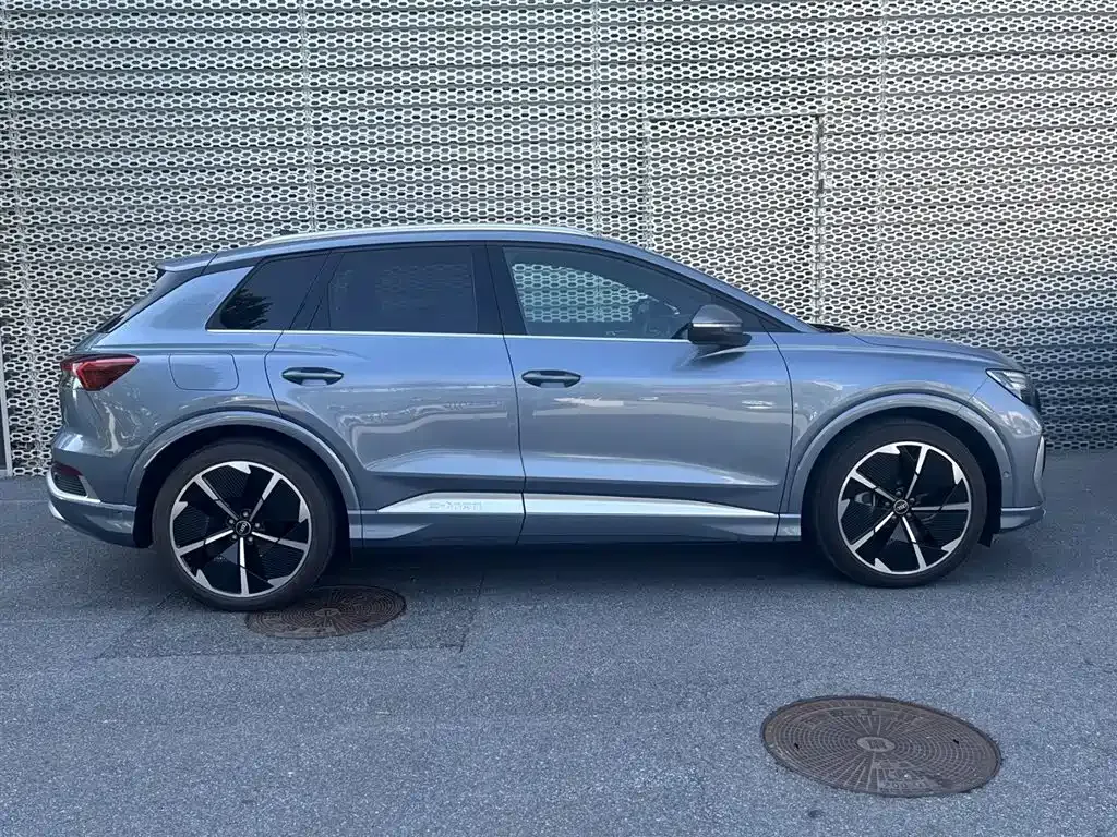 Audi Q4 e-tron — фото 8