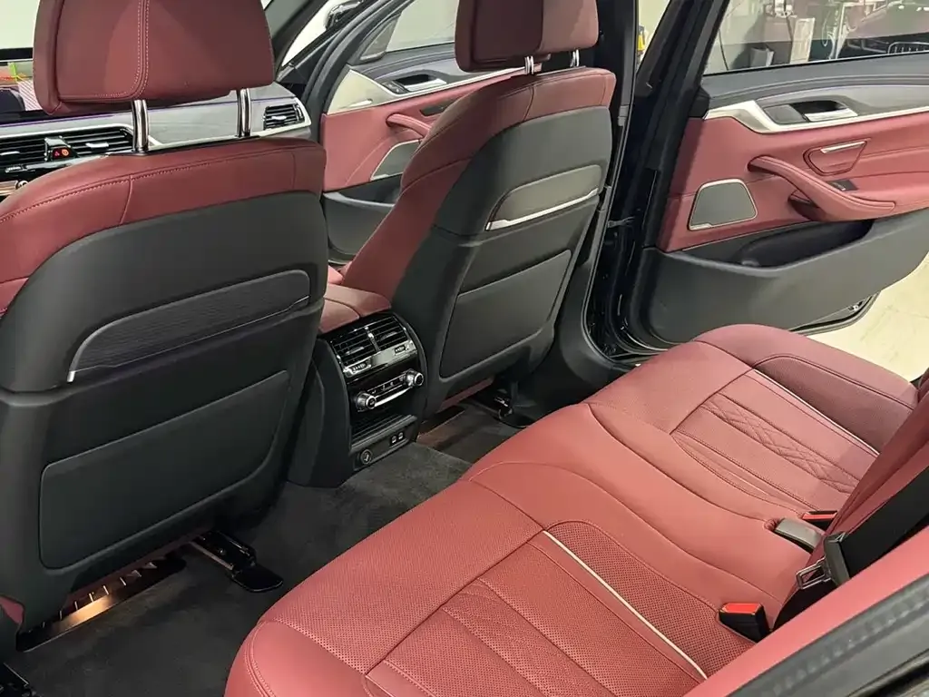 BMW 5 Series — фото 10