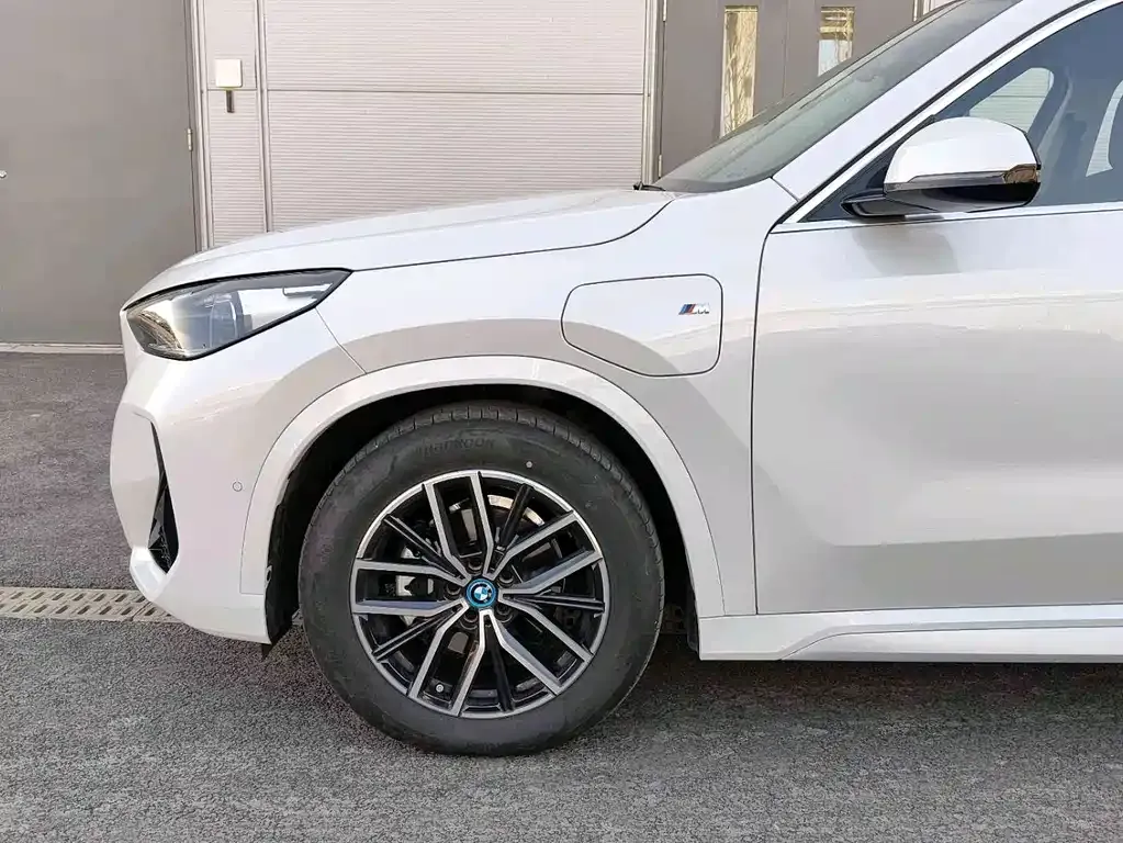 BMW iX1 2025 из CN, фото 9