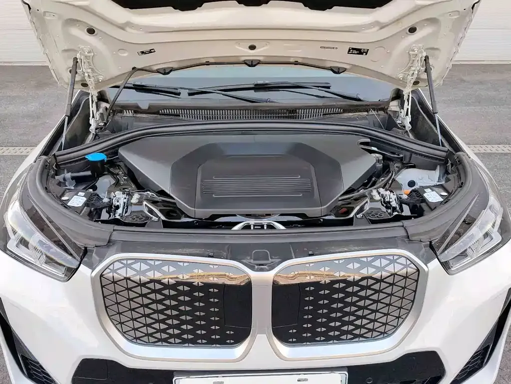 BMW iX1 2025 из CN, фото 10