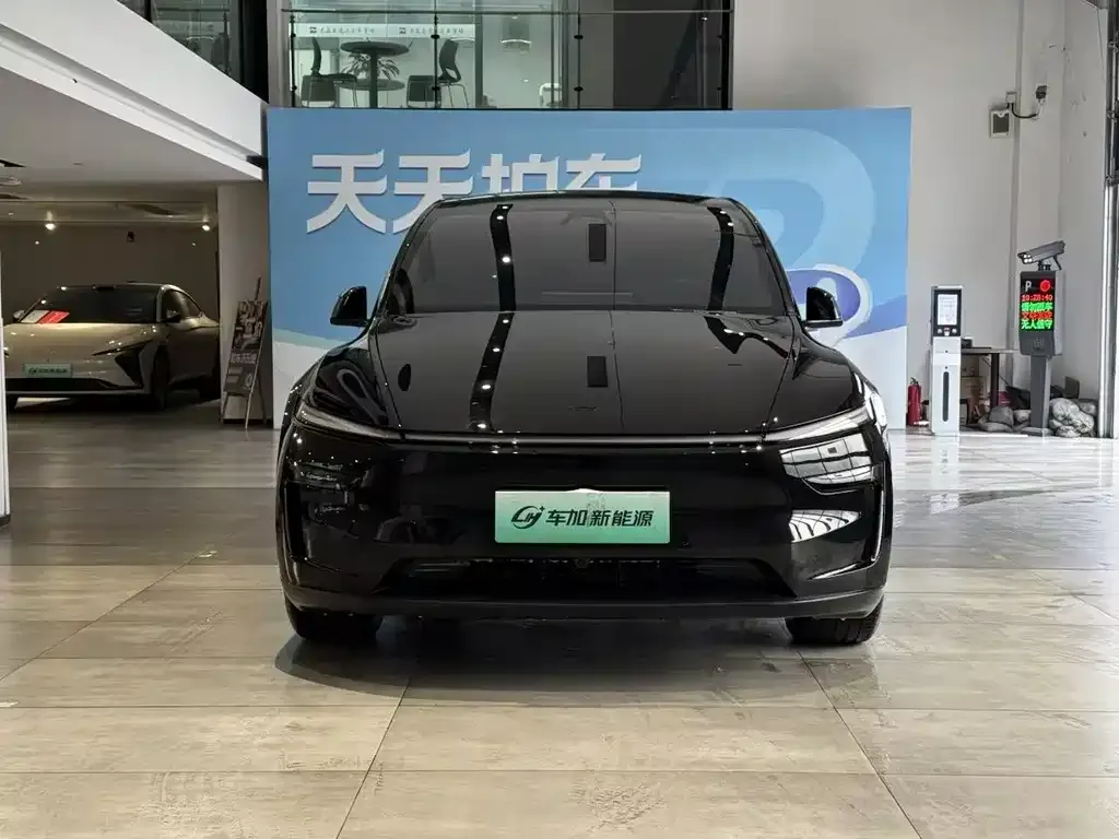 Tesla Model Y L — фото 3