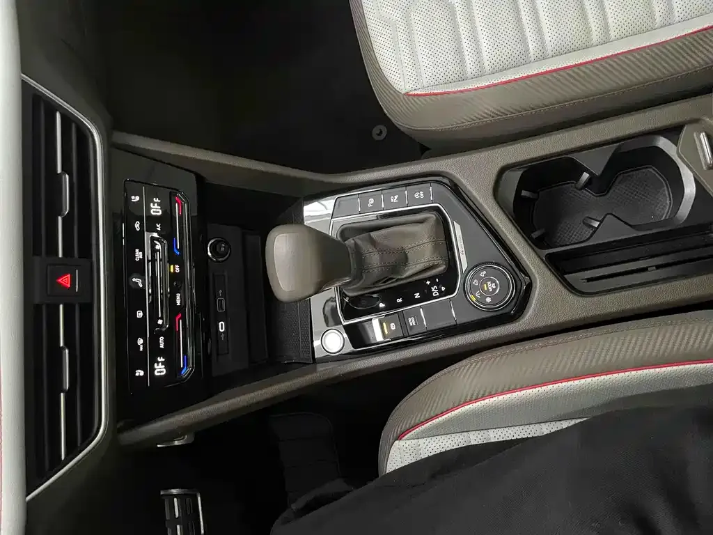 Volkswagen Tiguan L 2021 из CN, фото 7