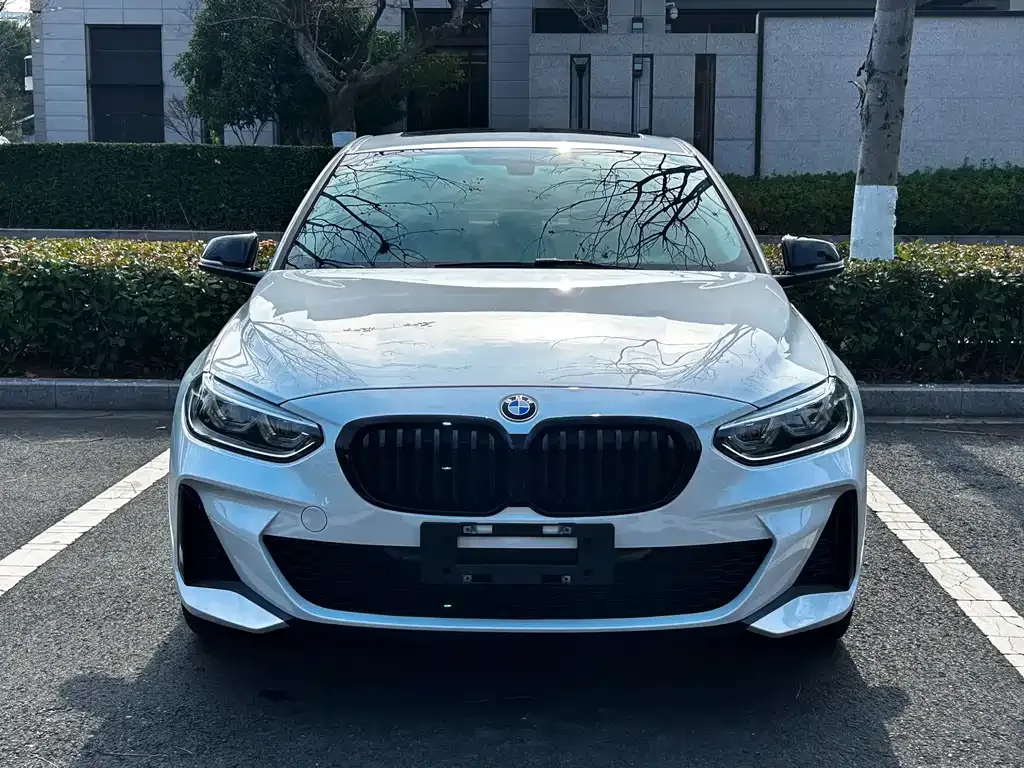 BMW 1 Series — фото 1