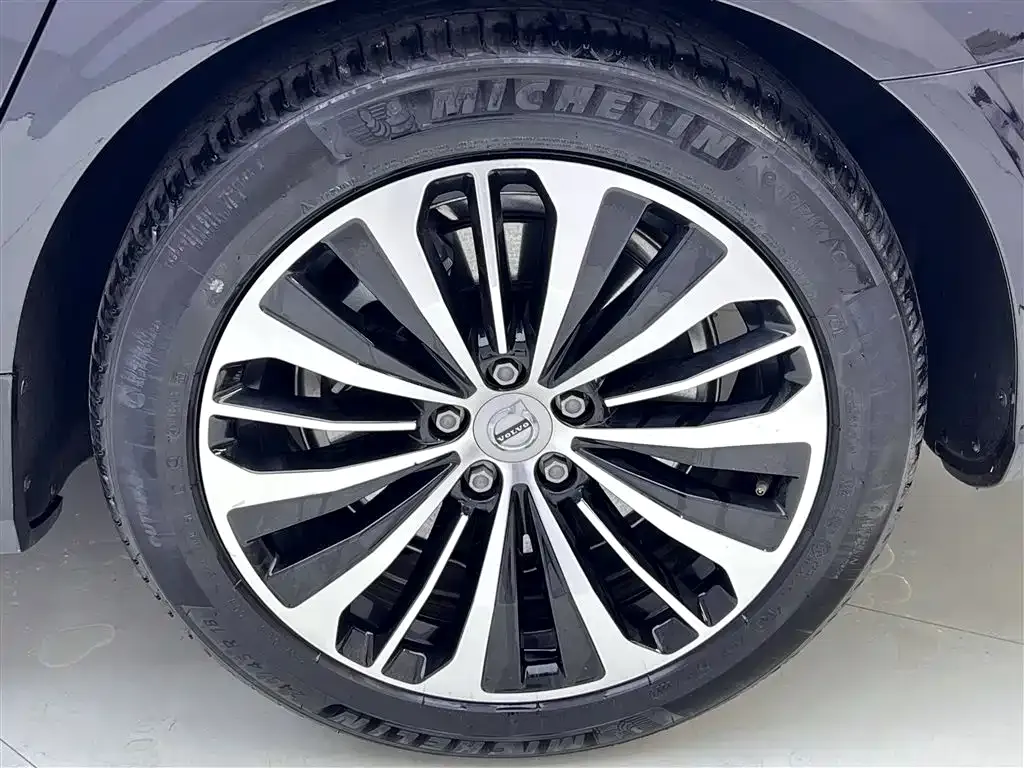 Volvo S90 — фото 10