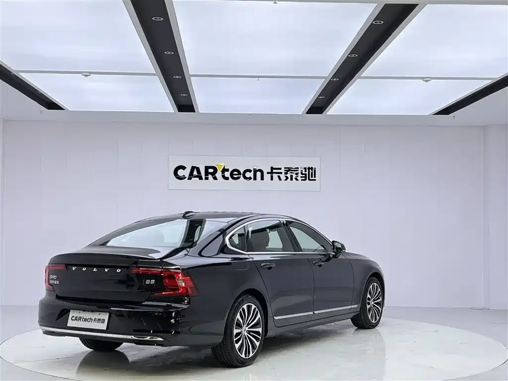 Volvo S90 — фото 9