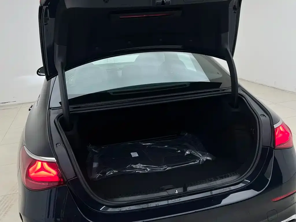 Mercedes-Benz E-Class 2026 из CN, фото 2