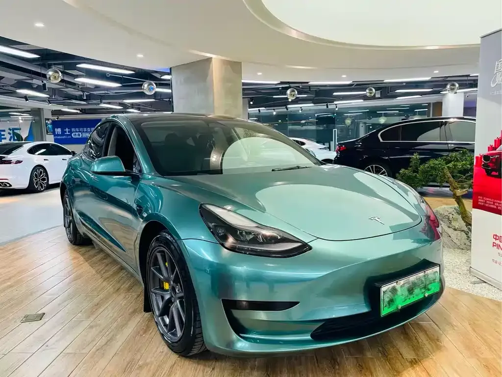 Tesla Model 3 — фото 4